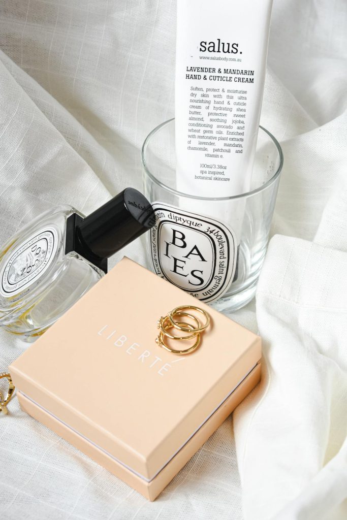 empty perfume bottles wholesale - context